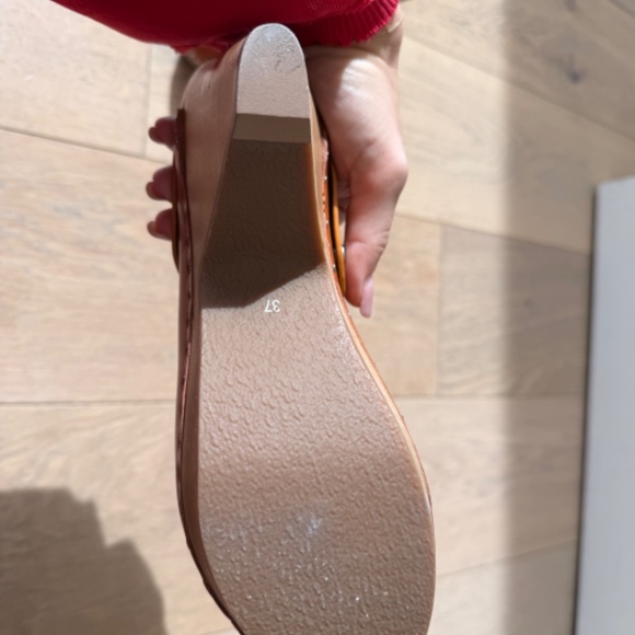 Isabel Marant Size 37 Tan Leather and Wood Clogs, with Chrome Studs - Never Worn - Picture 6 of 7